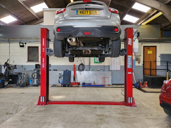 Lea Motors – 5 Tonne 2 Post Lift